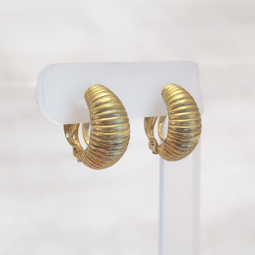 Vintage Clip On Earrings Curved Gold Tone Ribbed Statement Glam Stylish